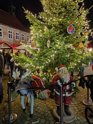Weihnachtsmarkt im Klosterflecken Ebstorf, © Urlaubsregion Ebstorf e.V.