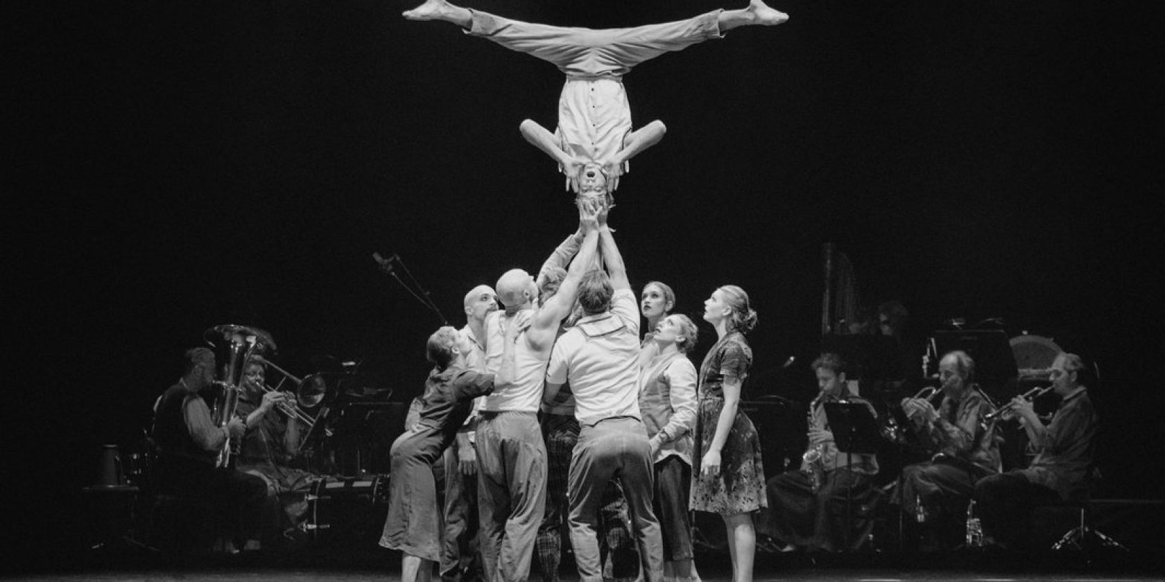 &raquo;Urlicht Primal Light&laquo; &ndash; Gustav Mahler goes Circus, &copy; Edwin Husic