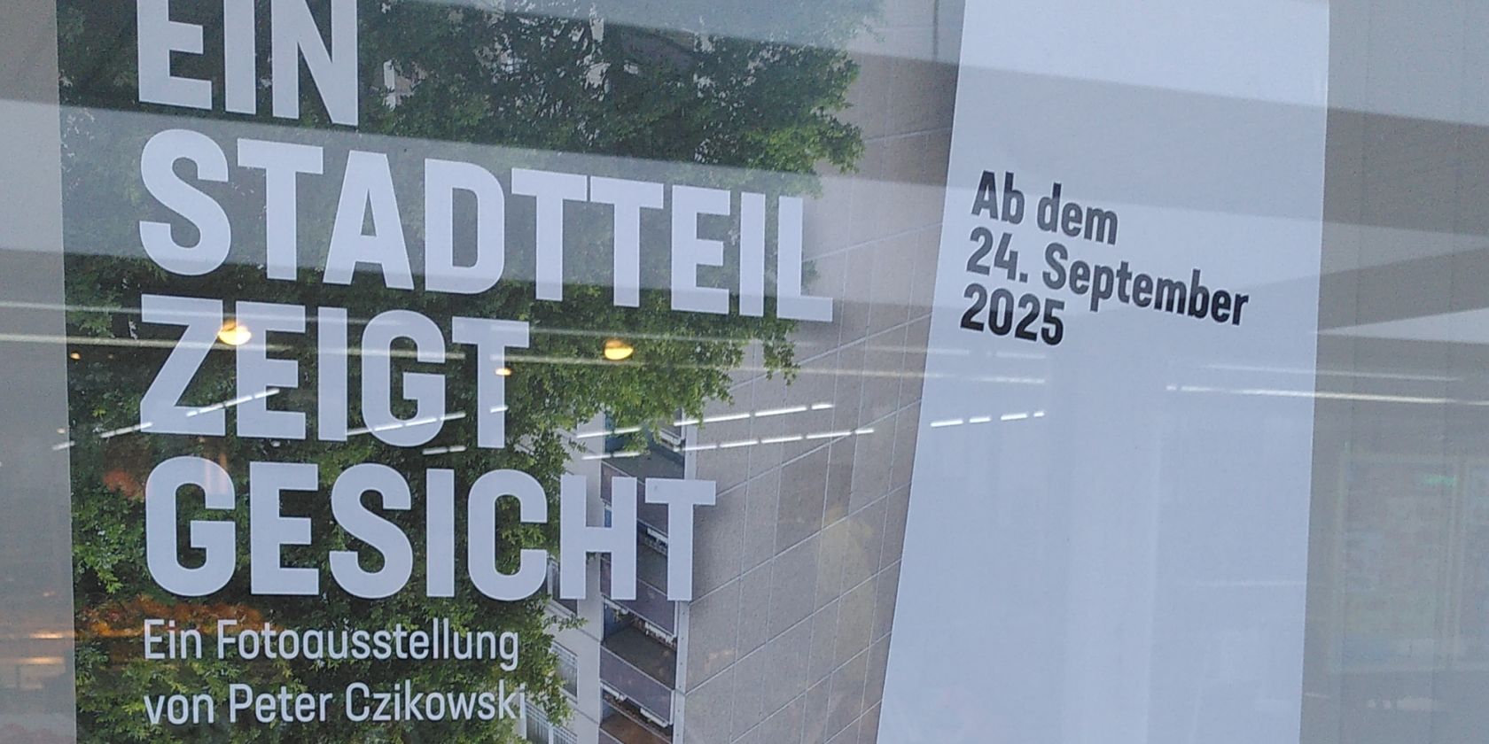 250923_Westibuel-Ausstellung_edited-2, © Peter Czikowski,  Plakat Vivian Neeland