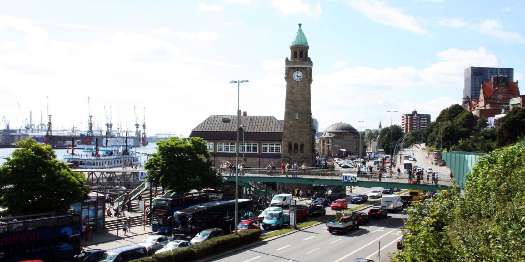 St. Pauli Landungsbr&uuml;cken, &copy; Ann-Katrin Weber