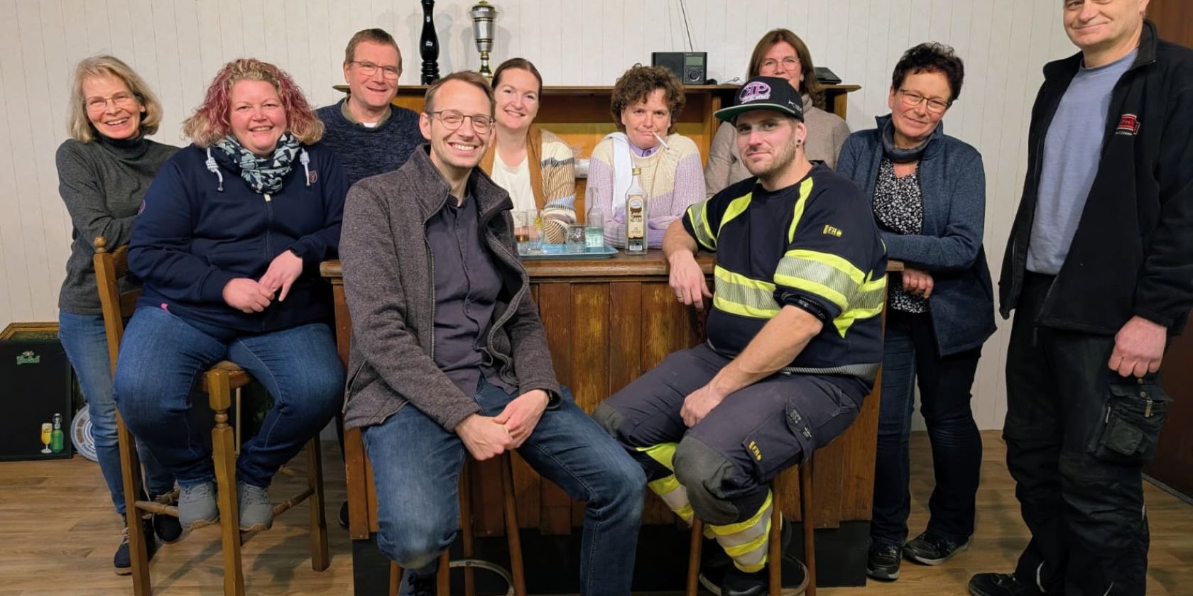 Wintertheater in Sittensen: "Kaviar dr&ouml;ppt Currywurst", &copy; Carsten K&ouml;hn (Niederdeutsche B&uuml;hne)