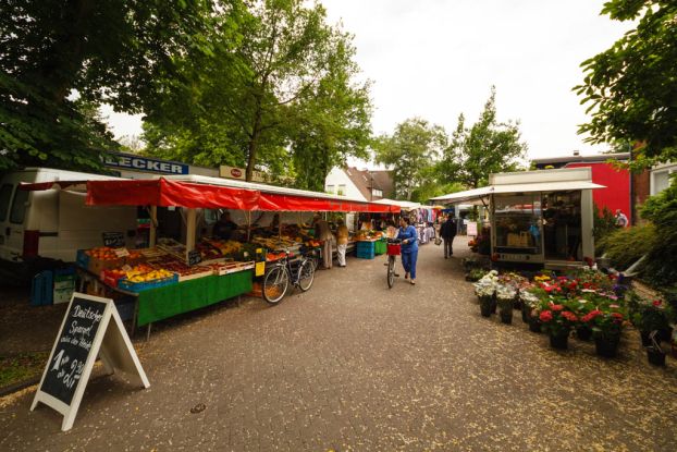 Wochenmarkt in der Grelckstra&szlig;e, &copy; Freie und Hansestadt Hamburg Bezirksamt Eimsb&uuml;ttel