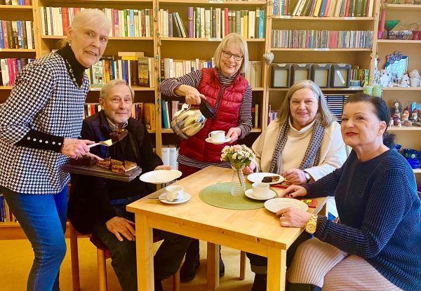 Flohmarktcaf&egrave;, &copy; Renate Endrulat