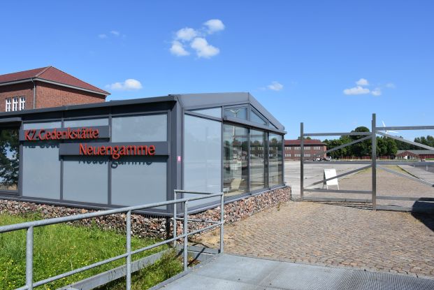 Eingang in die KZ-Gedenkst&auml;tte Neuengamme, &copy; SHGL 2022