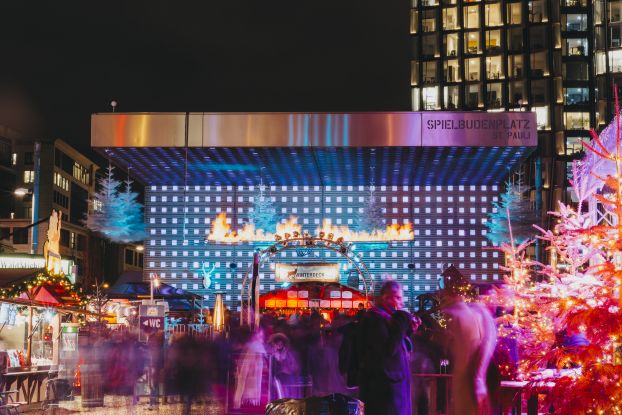 Bühne auf dem Santa Pauli Weihnachtsmarkt, © Mediaserver Hamburg / Timo Sommer