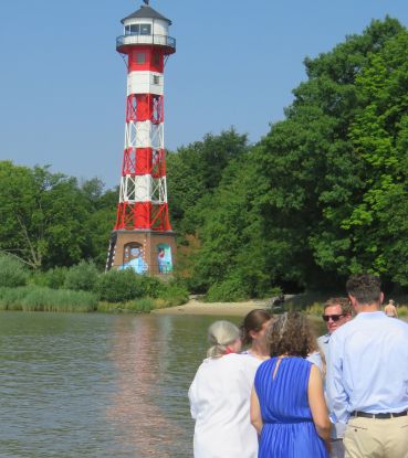Leuchtturm, Taufe in der Elbe, &copy; Ingrid Uliczka